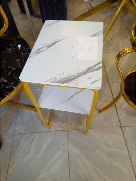 Table basse carrée nordique moderne Mobilier de salle à manger et de salon polyvalent Utilisation de la cuisine en plein air