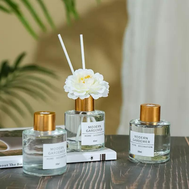 Private Label Bouteille en verre de luxe de 200ml Parfum d'huile de maison Diffuseur d'arôme de luxe avec bâtonnets de rotin