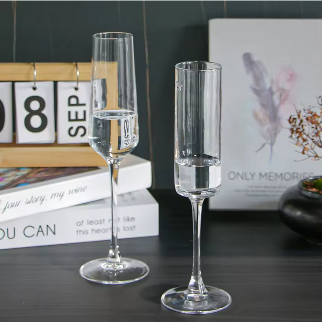 Vente en gros Coupe à champagne vintage Flûte en verre Gobelet de luxe Grand pied Coupe à champagne pour mariage