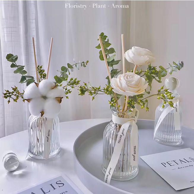 Bouteille en verre de parfum de diffuseur de roseau d'aromathérapie avec la vie quotidienne de luxe de roseau pour le bureau Diffuseur de parfum à la maison